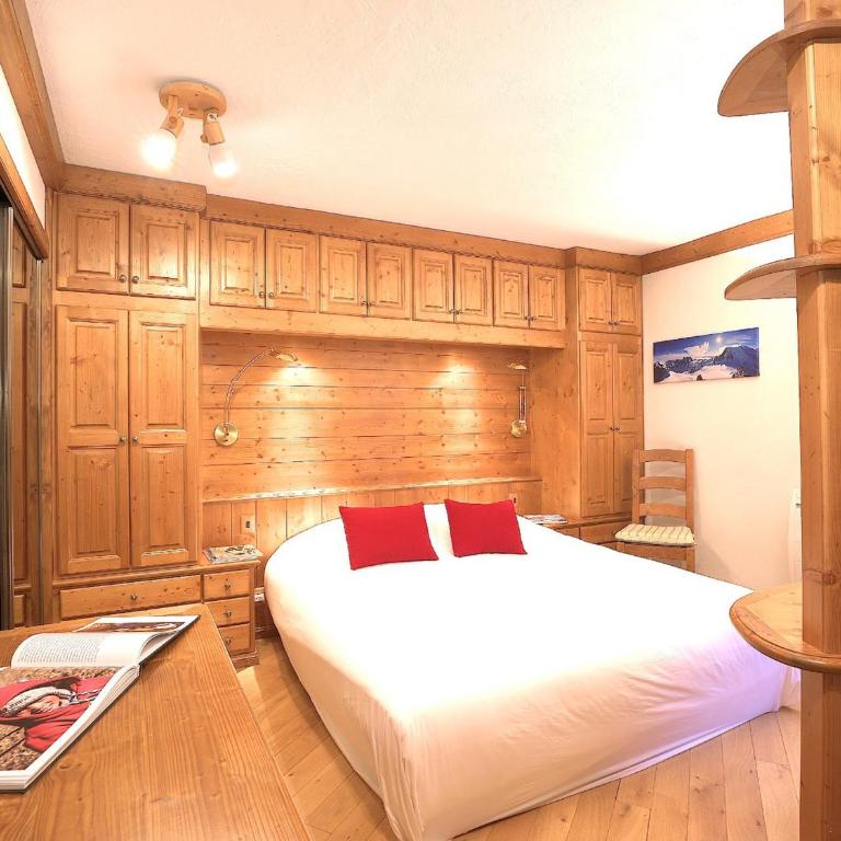 Spacieux 3 chambres, skis aux pieds avec parking et wifi - Three-Bedroom Apartment - 5