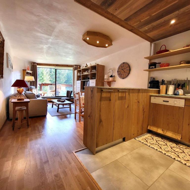 Courchevel 1850 : 3 pièces ski-aux-pieds, parking, wifi inclus - Appartement 2 Chambres - 5