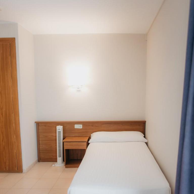 Marina Tossa - Habitación Individual con balcón - 4