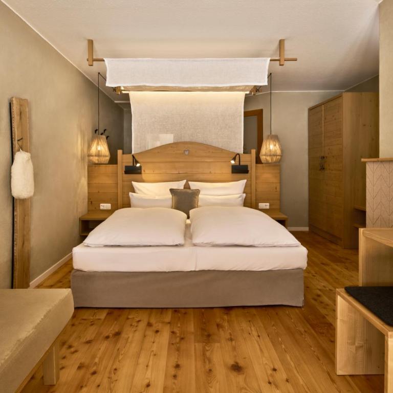 HUBERTUS Mountain Refugio Allgäu - Comfort Doppelzimmer - 1