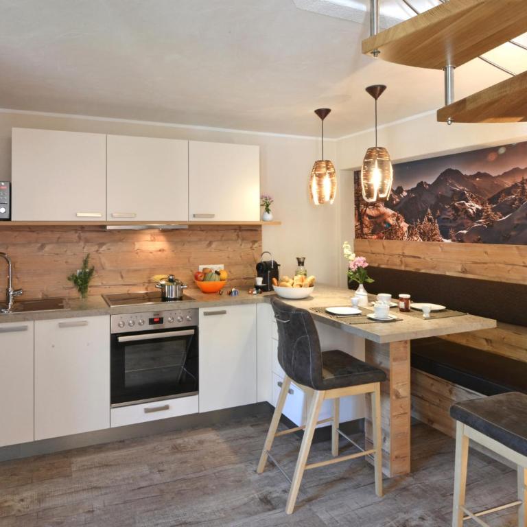 Pircher-Maes Apart & Stubaital - Deluxe Apartment mit 2 Schlafzimmern, Terrasse und privatem Garten - 8