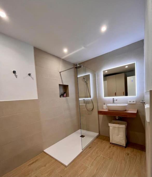 Piso con Mucho Encanto - Apartamento de 2 dormitorios con balcón - 13