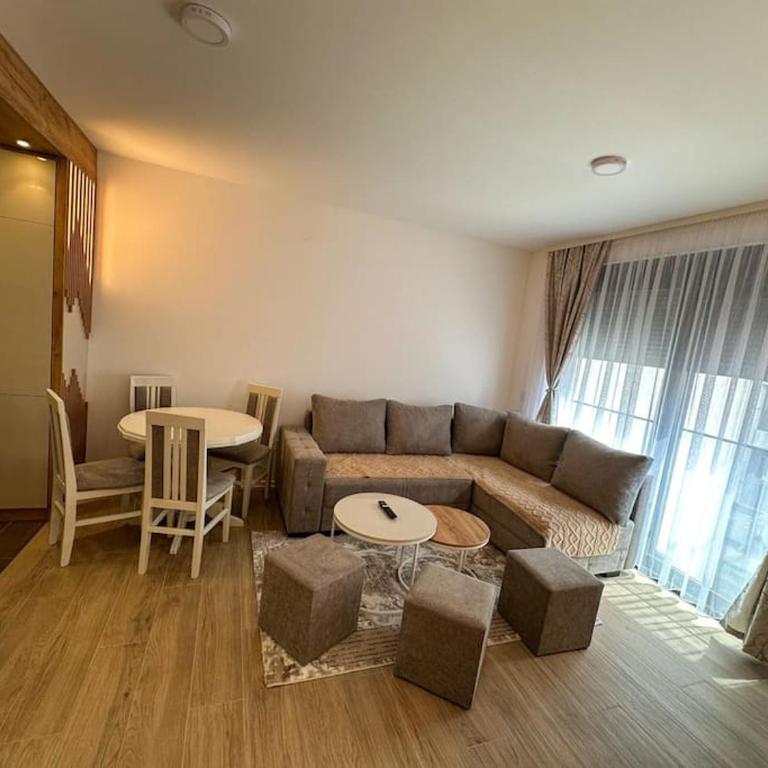 I&I 3 Bedrooms Apartment II - Three-Bedroom Apartment - 12