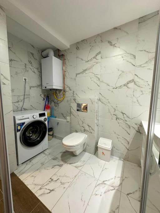 I&I 3 Bedrooms Apartment II - Three-Bedroom Apartment - 19