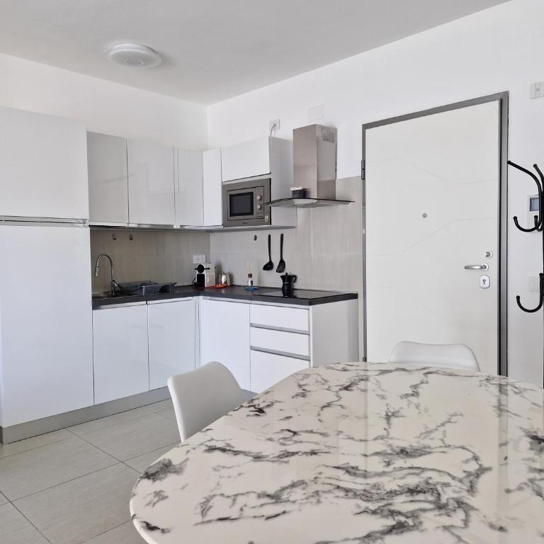 Affitti Brevi Liguria - La Bella Vita in Darsena - Appartamento con 1 Camera da Letto e Balcone - 2