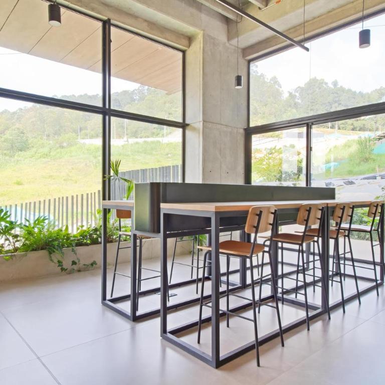 Apartamento exclusivo, edificio moderno, gran balcon y linda vista - Two-Bedroom Apartment - 17