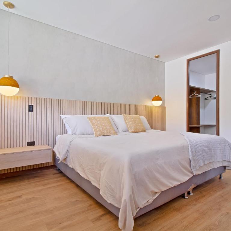 Apartamento exclusivo, ideal para familias grandes con una vista sensacional - Three-Bedroom Apartment - 3