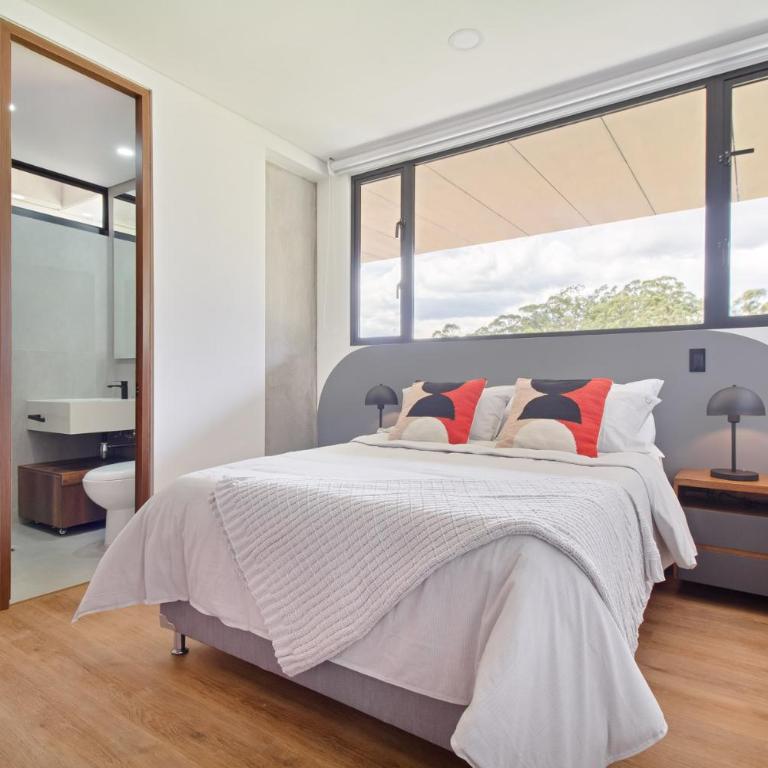Apartamento exclusivo, ideal para familias grandes con una vista sensacional - Three-Bedroom Apartment - 7