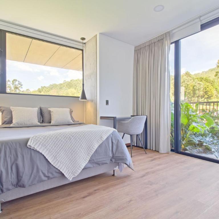 Apartamento exclusivo, ideal para familias grandes con una vista sensacional - Three-Bedroom Apartment - 10