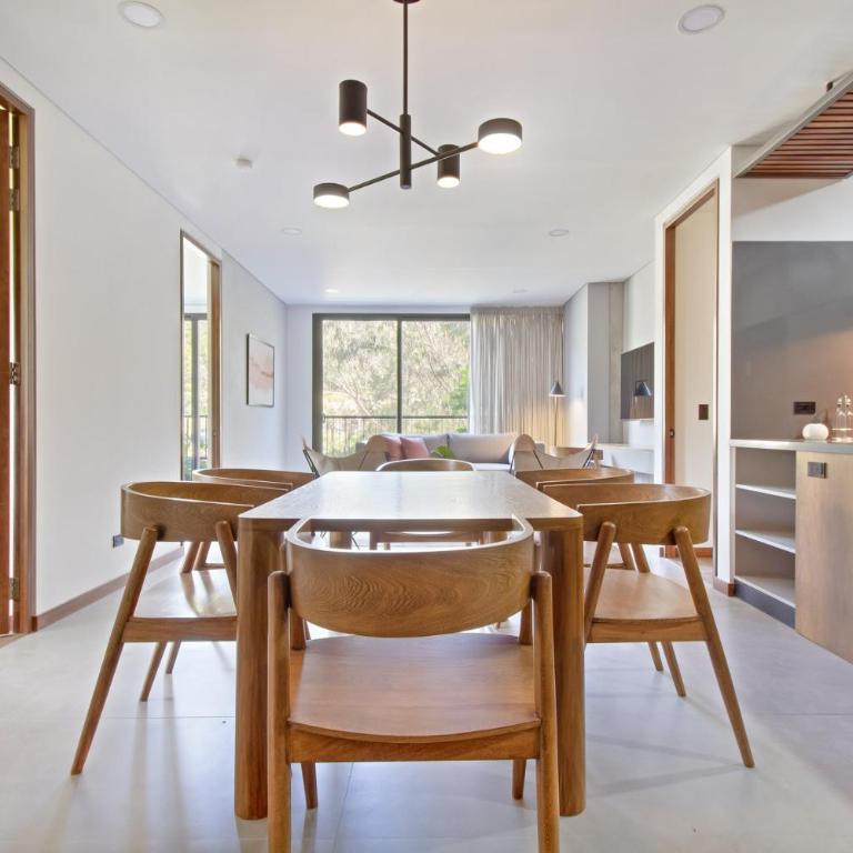 Apartamento exclusivo, ideal para familias grandes con una vista sensacional - Three-Bedroom Apartment - 12