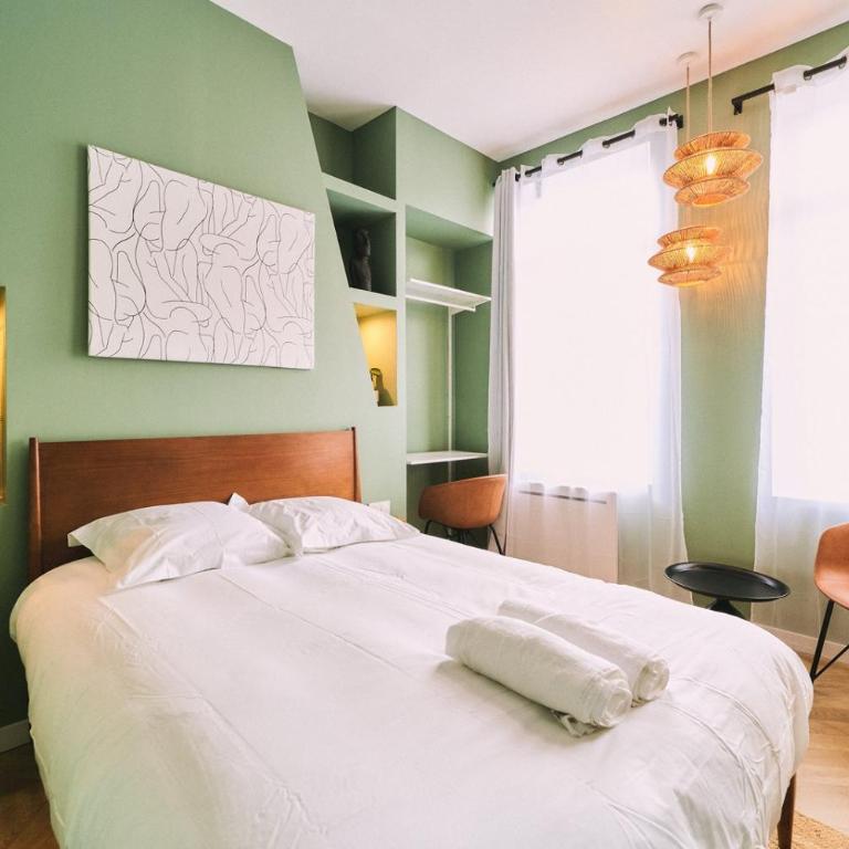 Elégante maison amiénoise - proche gare, home-cinéma, 3 chambres doubles, 1 chambre familiale avec jacuzzi privatif - La Maison Des Petits Sablon - Chambre Double - 9