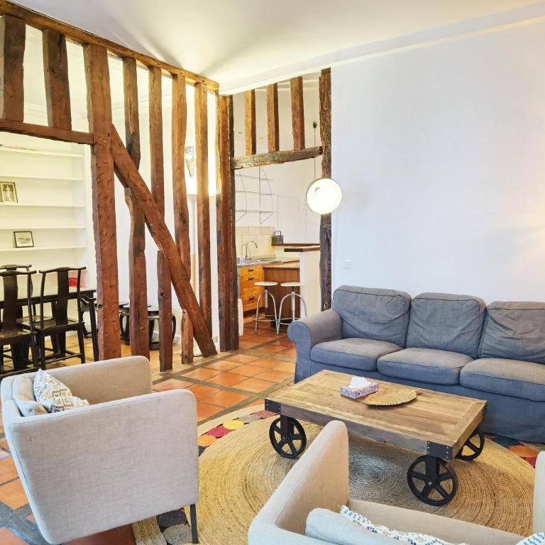 Le Marais style APT with 3 bdrs 3 mns Republique N3-43 - Three-Bedroom Apartment - 4