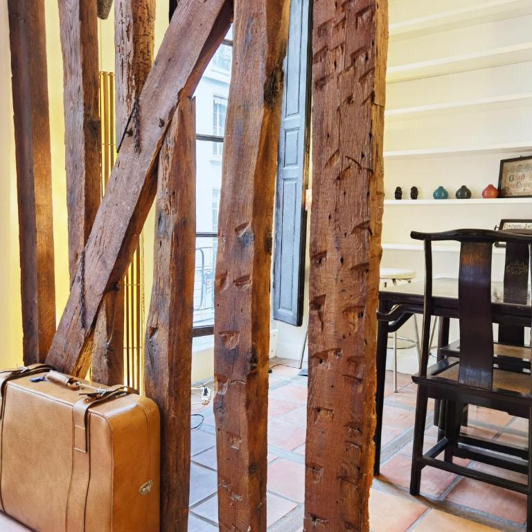 Le Marais style APT with 3 bdrs 3 mns Republique N3-43 - Three-Bedroom Apartment - 8