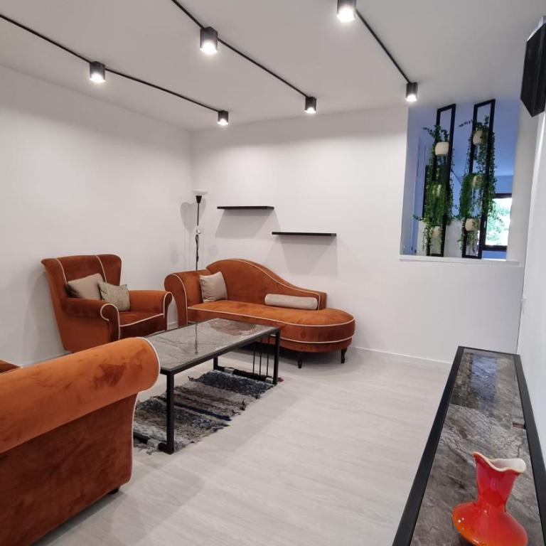 Beautiful, new, city centre apartment, Mostar - Four-Bedroom Apartment with Balcony - 8