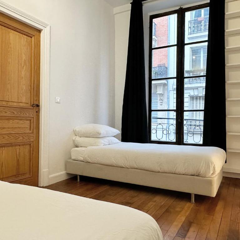 Le Marais style APT with 3 bdrs 3 mns Republique N3-43 - Three-Bedroom Apartment - 22