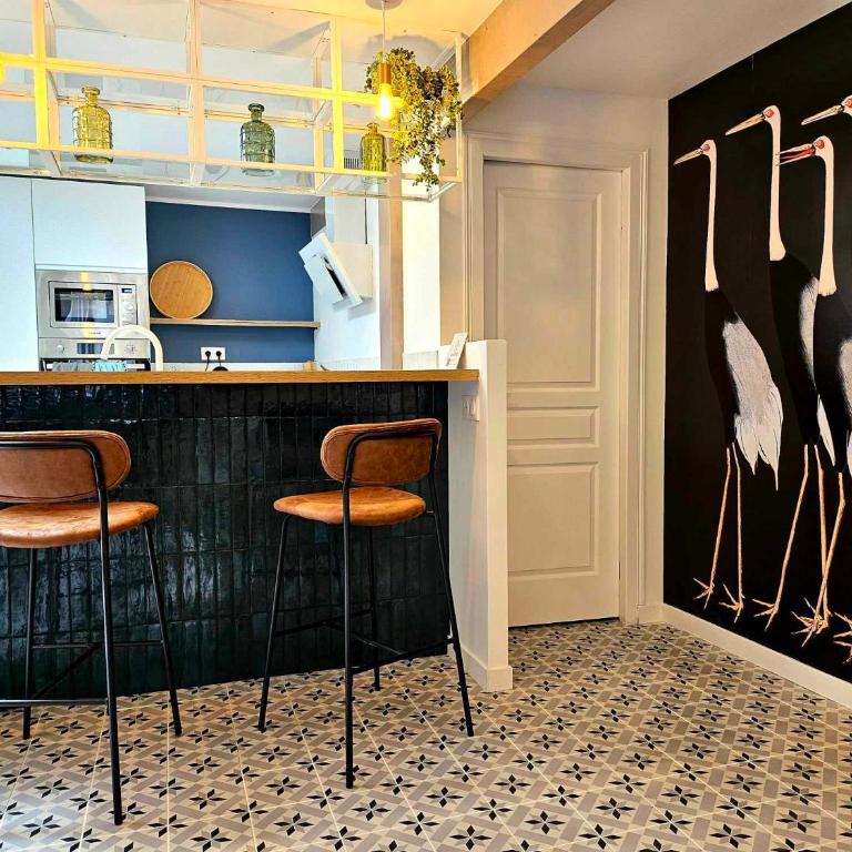 Elégante maison amiénoise - proche gare, home-cinéma, 3 chambres doubles, 1 chambre familiale avec jacuzzi privatif - La Maison Des Petits Sablon - Chambre Familiale - 15