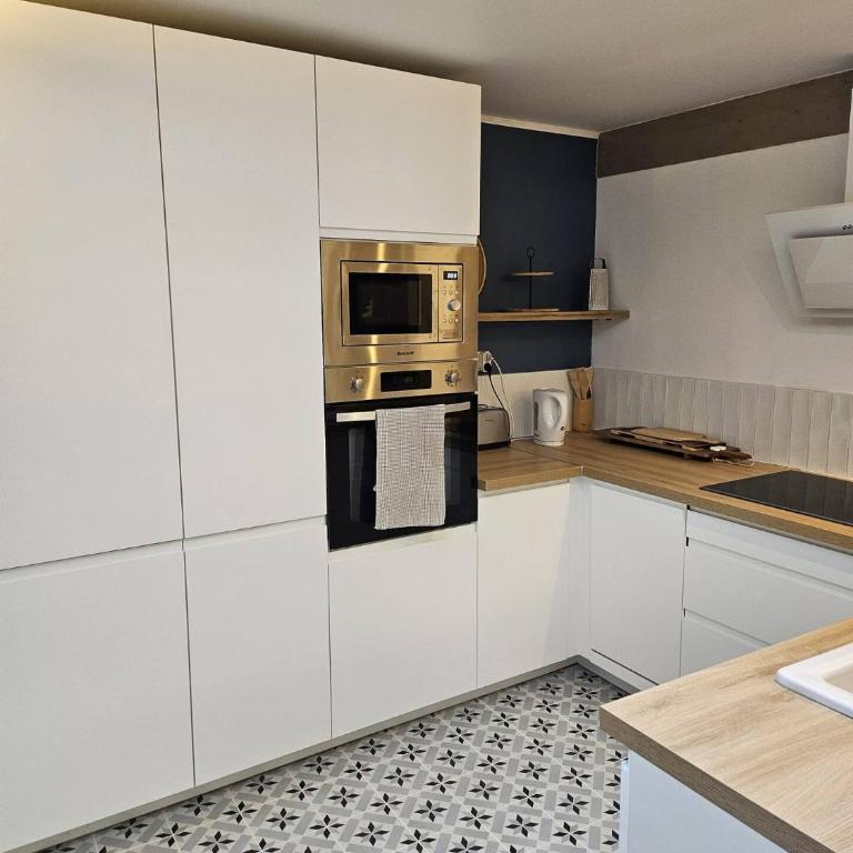 Elégante maison amiénoise - proche gare, home-cinéma, 3 chambres doubles, 1 chambre familiale avec jacuzzi privatif - La Maison Des Petits Sablon - Chambre Familiale - 18