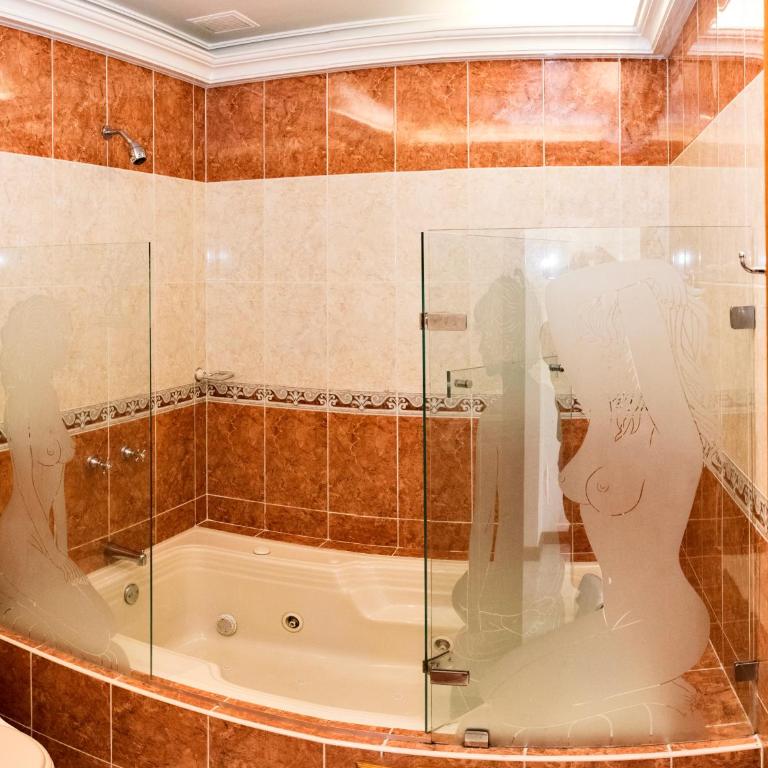 Hotel Colonial Aguadas - Suite Deluxe con bañera de hidromasaje - 3