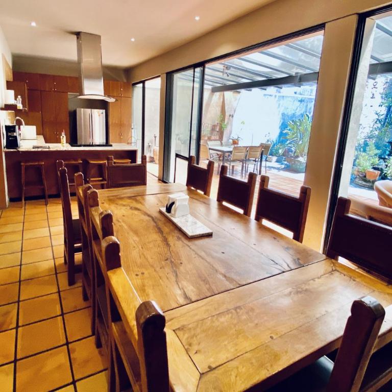 Urban Hacienda downtown, tranquil, spacious, jacuzzi - Casa de 5 dormitorios - 1