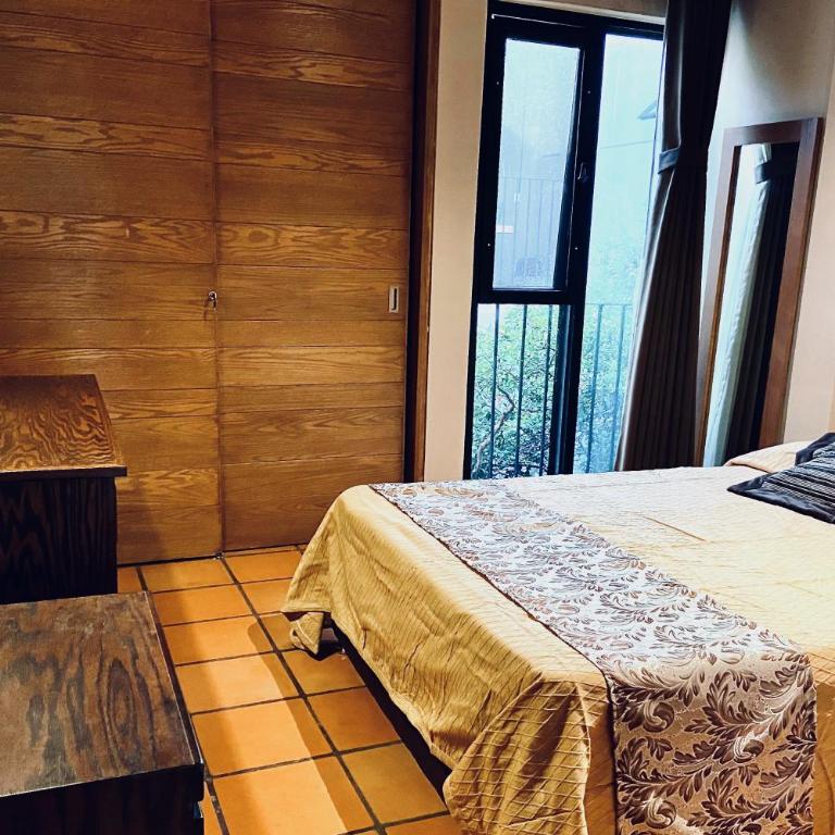 Urban Hacienda downtown, tranquil, spacious, jacuzzi - Casa de 5 dormitorios - 7