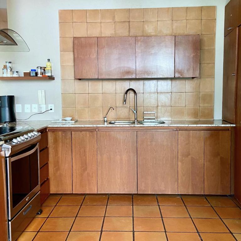 Urban Hacienda downtown, tranquil, spacious, jacuzzi - Casa de 5 dormitorios - 10