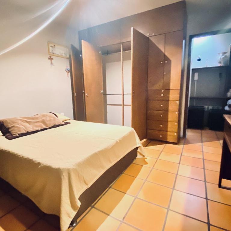 Urban Hacienda downtown, tranquil, spacious, jacuzzi - Casa de 5 dormitorios - 12