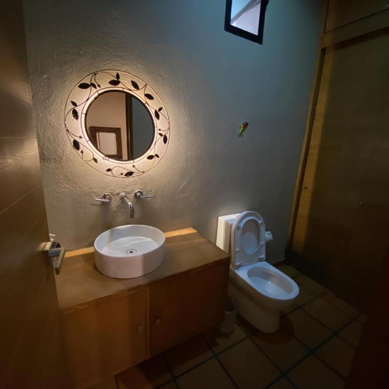 Urban Hacienda downtown, tranquil, spacious, jacuzzi - Casa de 5 dormitorios - 17