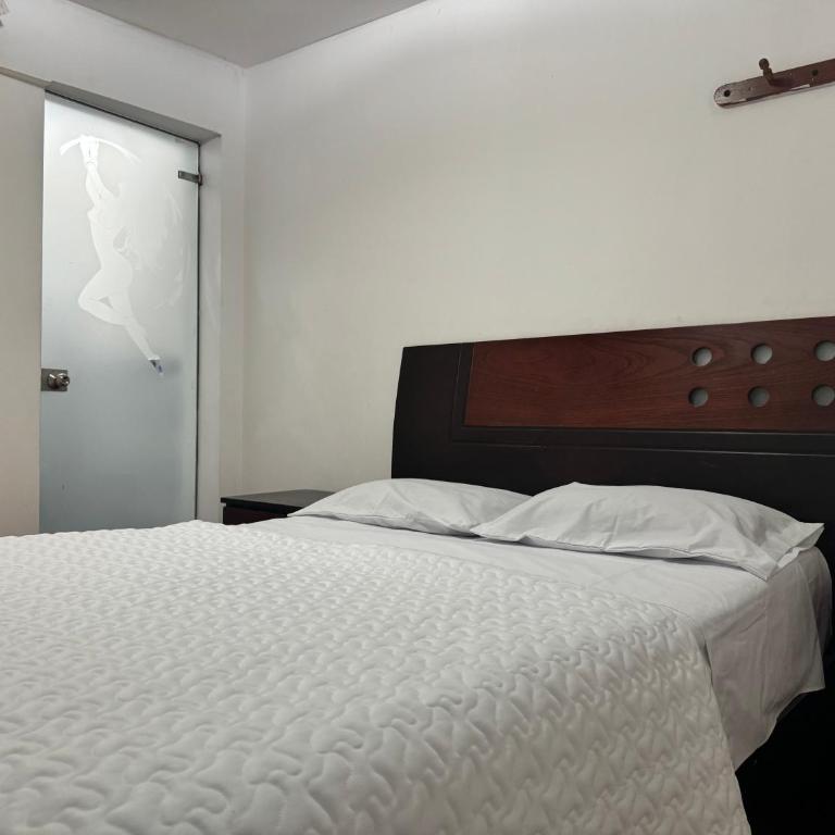 Puerto Bayovar - Deluxe Queen Room - 7