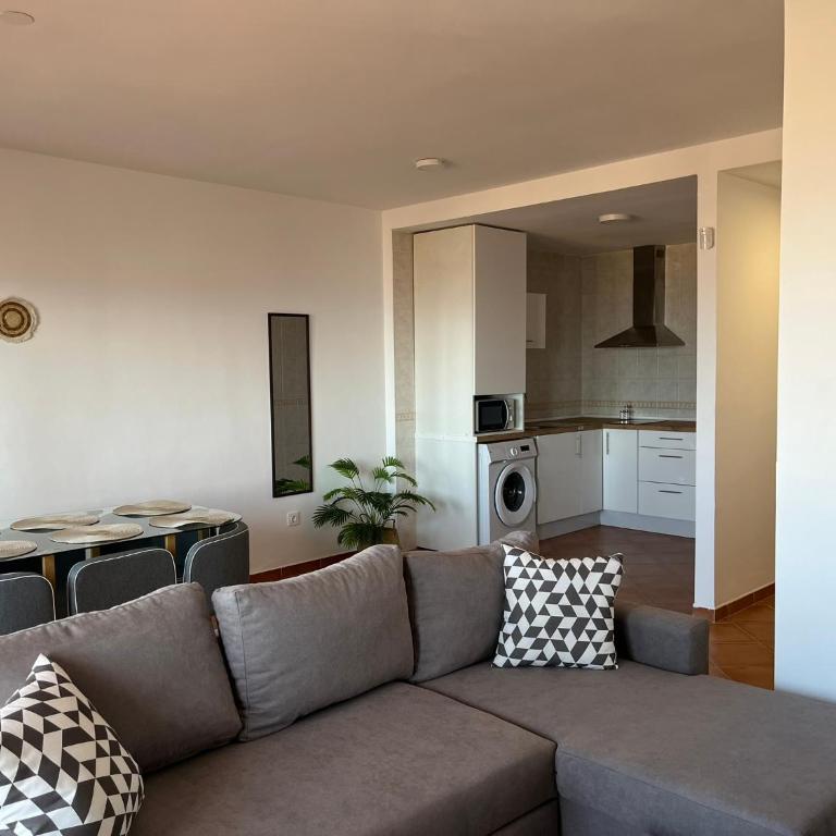 Espacioso Dúplex con terraza y vistas - Apartamento de 2 dormitorios - 4