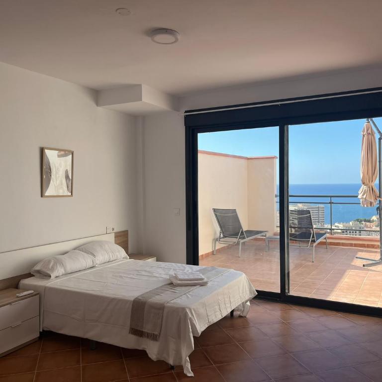 Espacioso Dúplex con terraza y vistas - Apartamento de 3 dormitorios con vistas al mar - 9