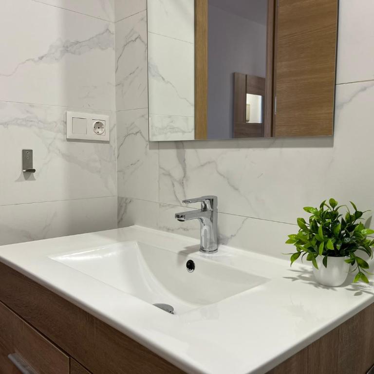 Espacioso Dúplex con terraza y vistas - Apartamento de 2 dormitorios - 10