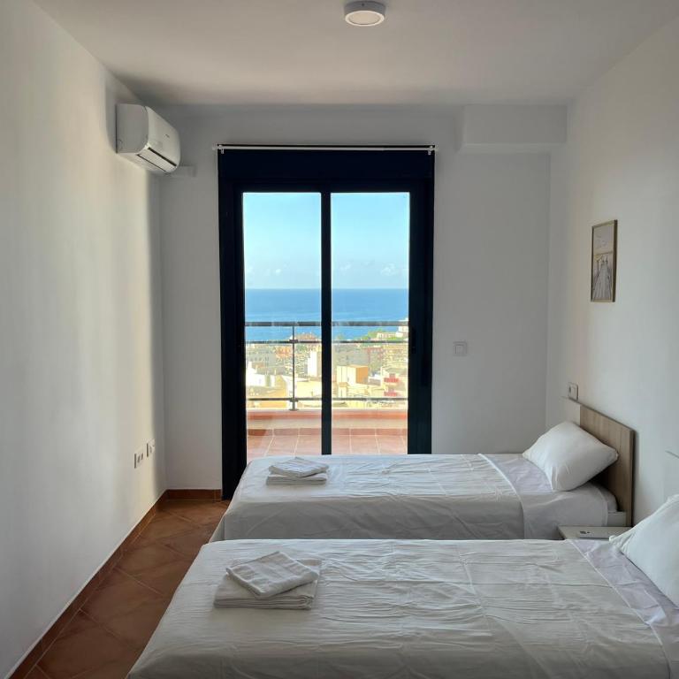 Espacioso Dúplex con terraza y vistas - Apartamento de 2 dormitorios - 15