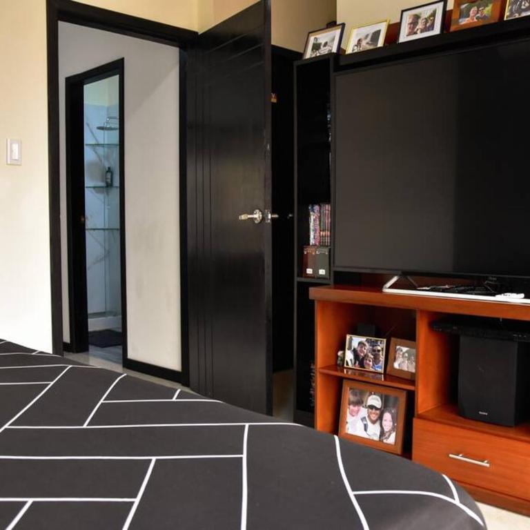 Serenity Apartment - Three-Bedroom House - 1