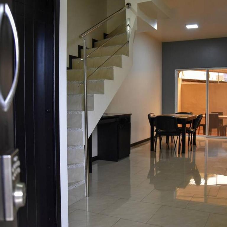 Serenity Apartment - Three-Bedroom House - 45