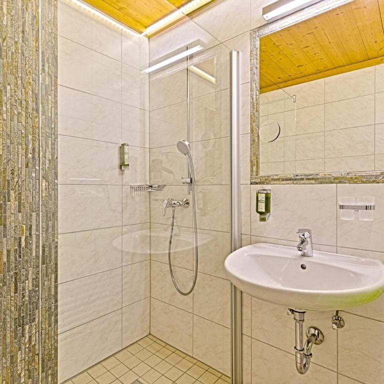 Landhotel Kirchenwirt - Standard Double Room - 2