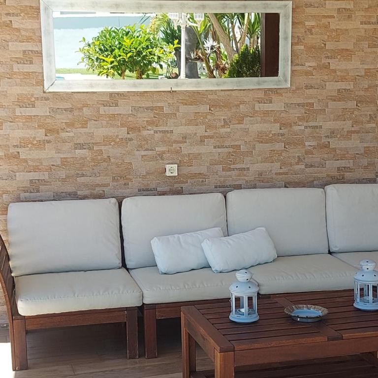 Chalet la Huerta con piscina y wifi no grupos - Maison de Vacances - 36