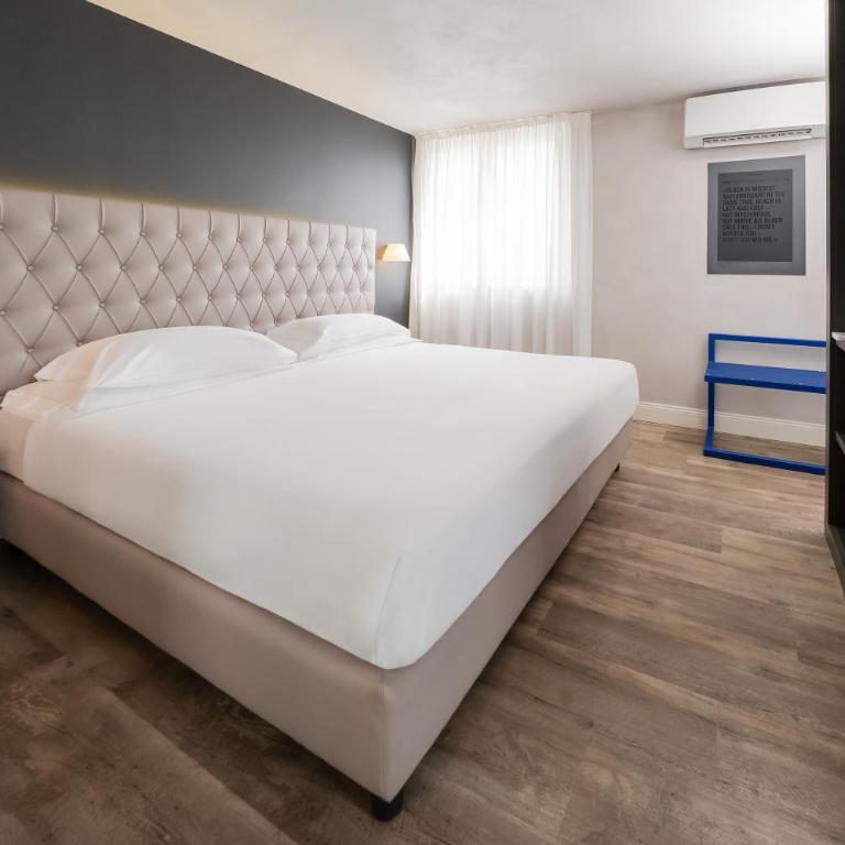 Hotel Al Campanile - Luxury Suites & Apartments - Camera Familiare con Vista Lago - 2