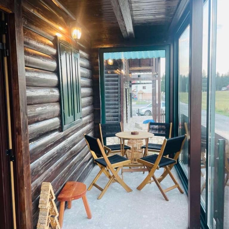 Durmitor's sun cottages - Three-Bedroom House - 8