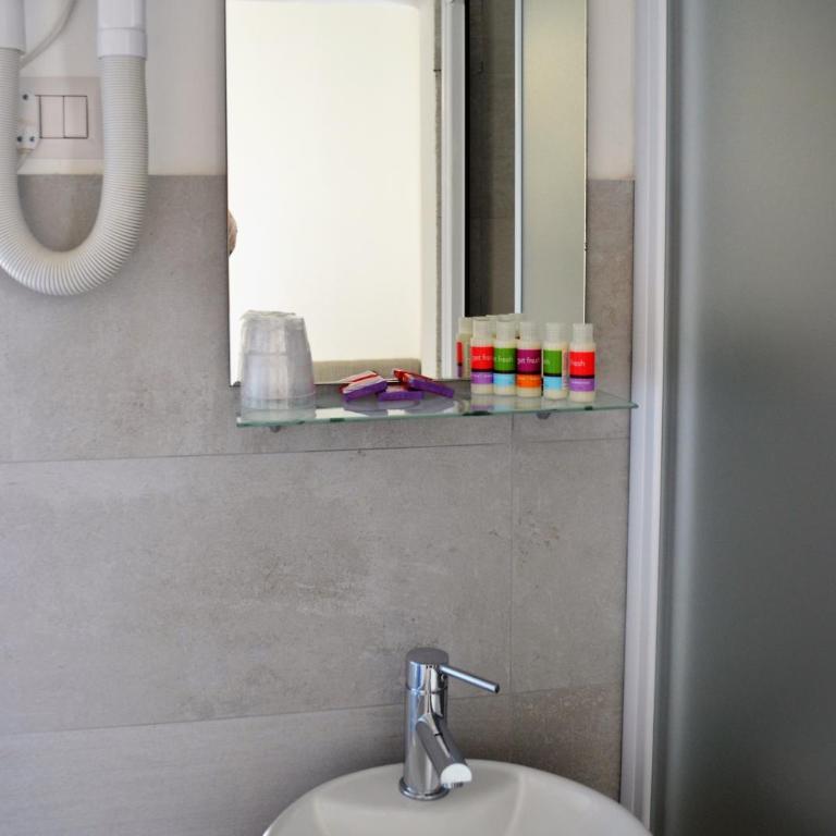 Hotel Spot Varazze - Camera Tripla - 4