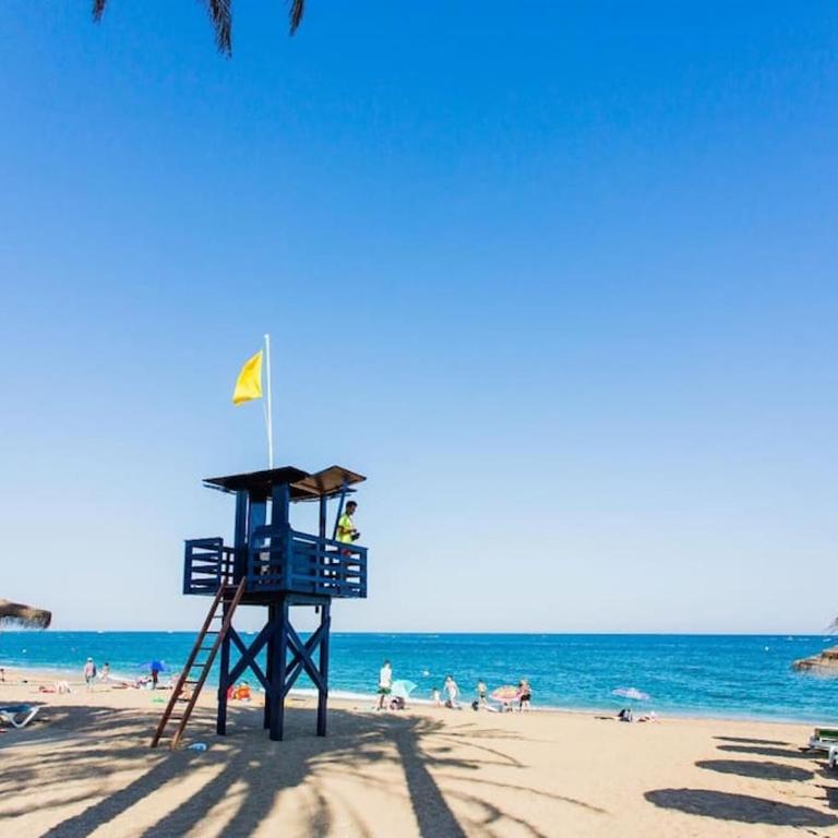 Sunshine Beach by the sea - One-Bedroom Apartment - 15