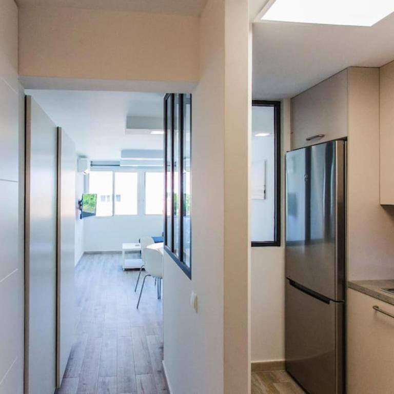 Sunshine Beach by the sea - One-Bedroom Apartment - 12