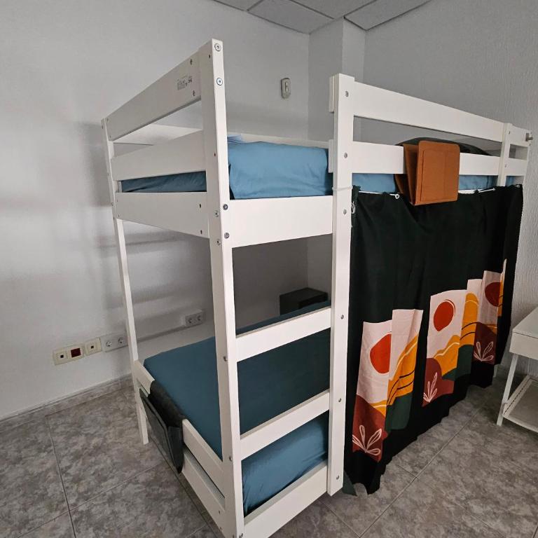 Corralejo Coliving by Amazzzing Travel - Cama individual en habitación compartida - 13