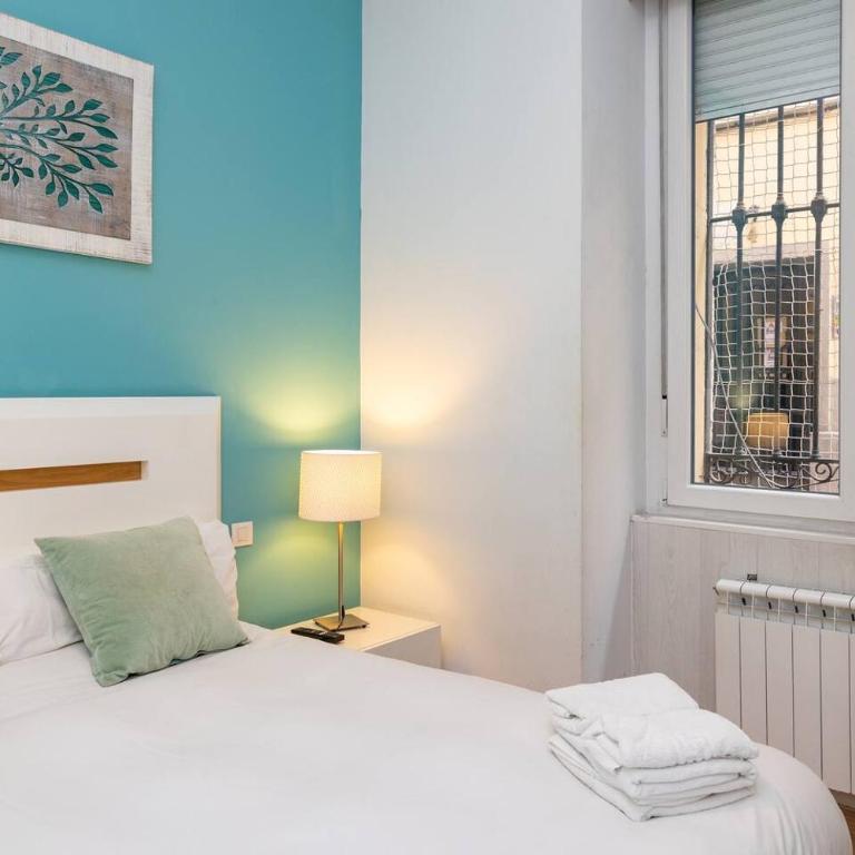 Modern and spacious-2Bedrooms 1Bathroom-Malasaña - Apartment - 9