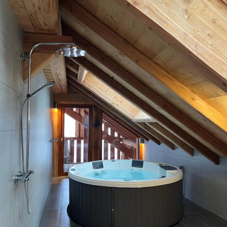 Luxurious Chalet Apartments - Chalet Serendipité - Penthouse - 11