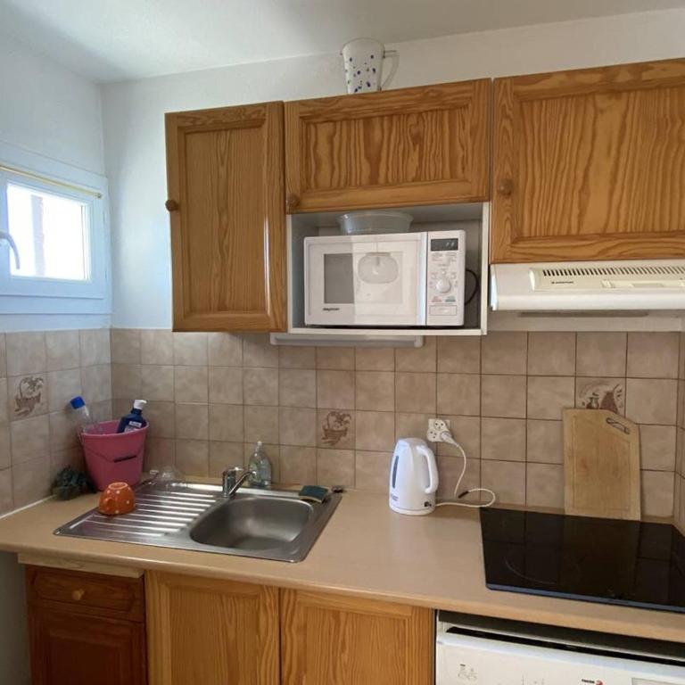 Appartement T2 avec balcon, cuisine équipée, parking - Apartment mit 1 Schlafzimmer - 2