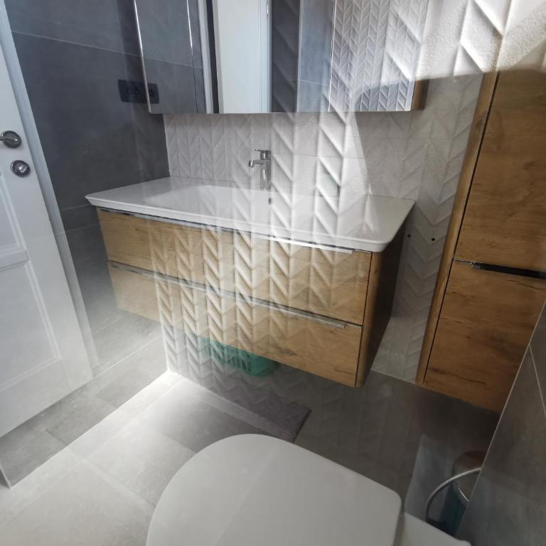 Apartments 110 in Budva - Deluxe One-Bedroom Apartment with Garden View - 3