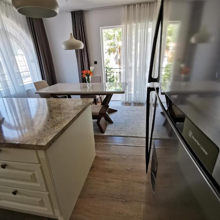 Apartments 110 in Budva - Deluxe One-Bedroom Apartment with Garden View - 1