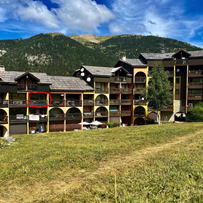 Cosy Apartment in the Mountain Charme - One-Bedroom Apartment - 9