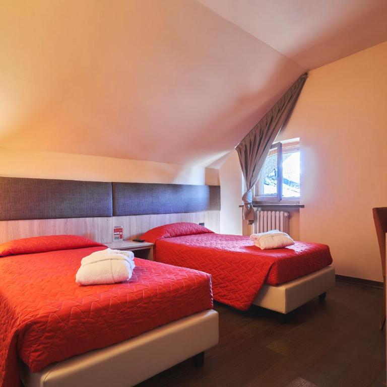 Hotel Mondolé - Azzurro Club - Camera Familiare (2 Adulti + 2 Bambini) - 9