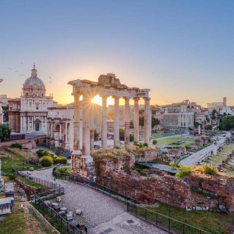 JOIVY Exclusive 2-Bedroom Villa with Private Garden - 5 minutes from the Colosseum - Villa con 2 Camere da Letto - 25
